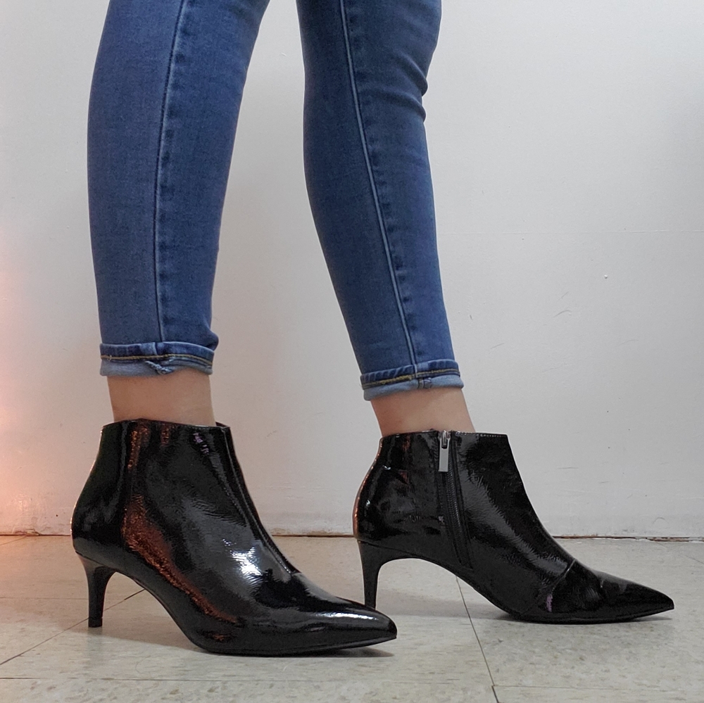 Patent Black Pointed Kitten Heel